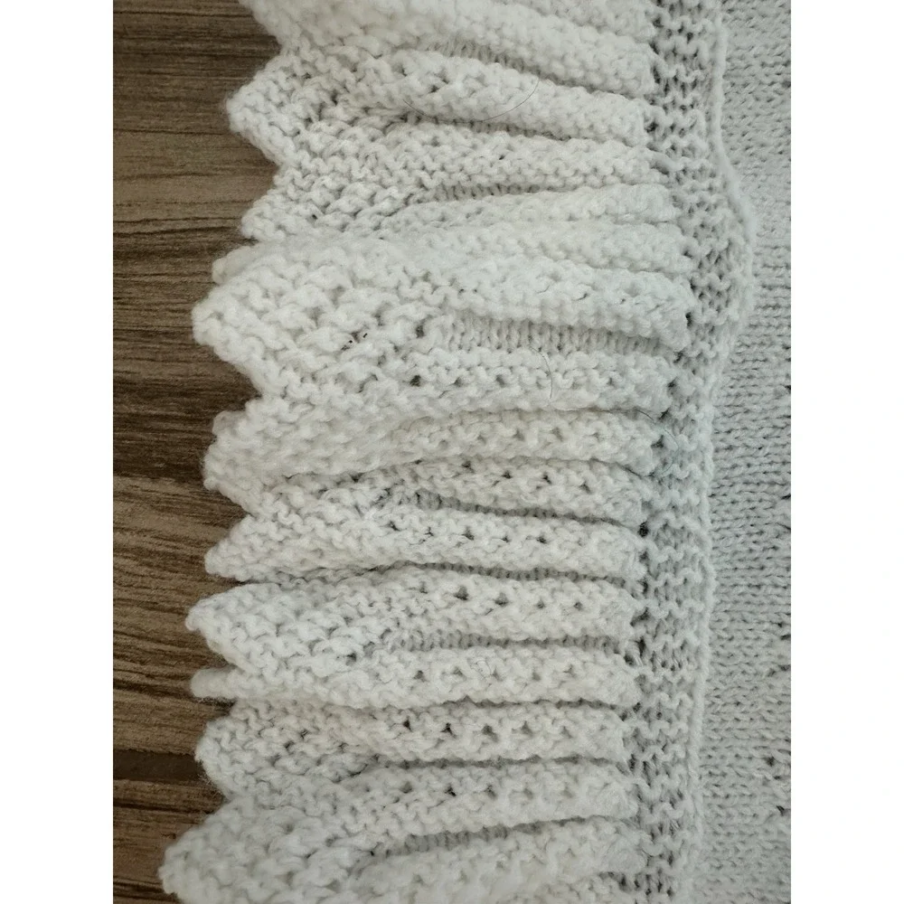 Vintage Handmade Baby Blanket ‎ White With Delicate Pink Flowers